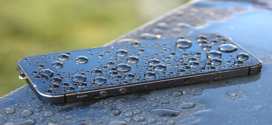 How to help save your mobile phone from water damage