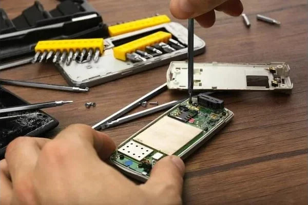 Can you fix your own phone screen?